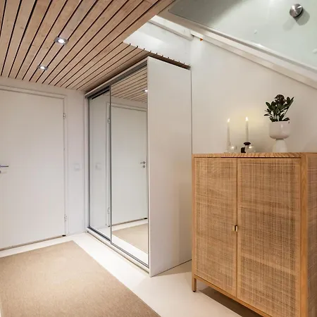 Huvilat Nightsky -private Location, Sauna&jacuzzi Rovaniemi